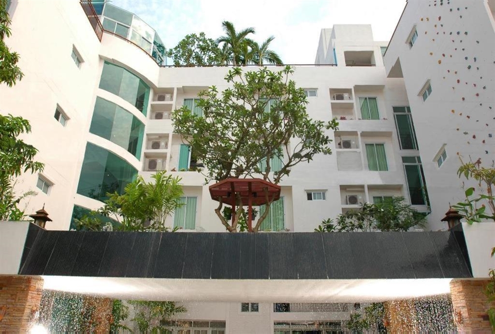 บ้านสบาย, โรงแรม